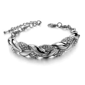 New Stylish Charm Bracelet. Stainless steel Hypoallergenic. Leaf Inland Zircon.
